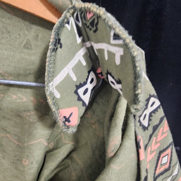 Vintage 1980s In2 Tribal button Up Long Sleeve Cropped Top with Shoulder Pads LG - Picture 9 of 12